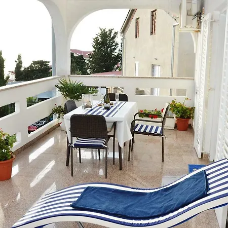 Apartmani Admiral Novalja Exterior photo