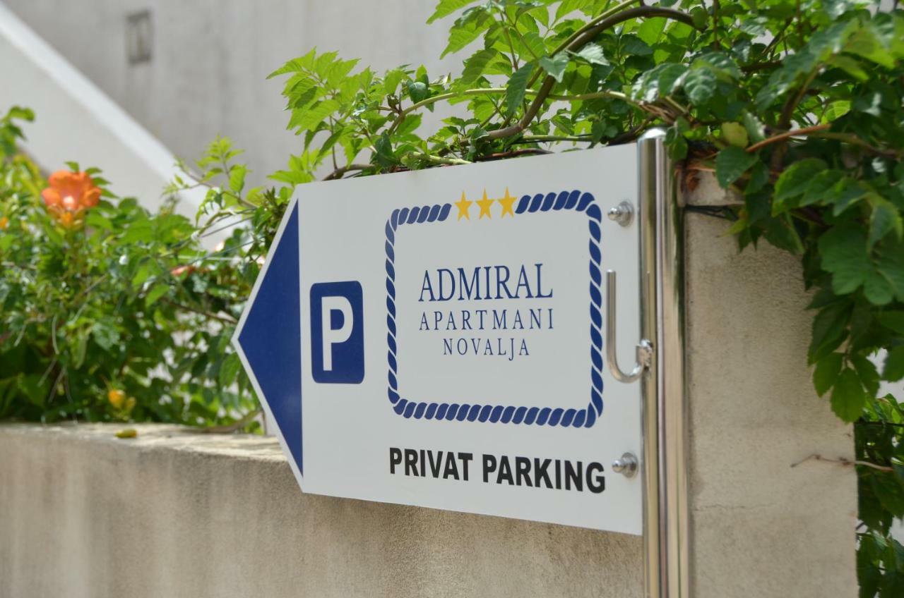 Admiral *